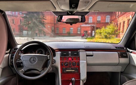 Mercedes-Benz E-Класс, 1997 год, 785 000 рублей, 10 фотография