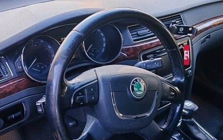Skoda Superb III рестайлинг, 2011 год, 750 000 рублей, 2 фотография
