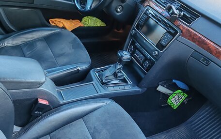 Skoda Superb III рестайлинг, 2011 год, 750 000 рублей, 3 фотография