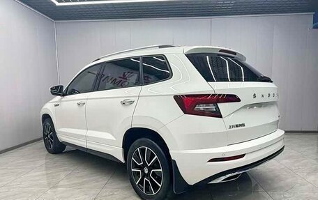 Skoda Karoq I, 2022 год, 1 950 000 рублей, 4 фотография