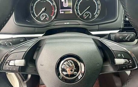 Skoda Karoq I, 2022 год, 1 950 000 рублей, 14 фотография