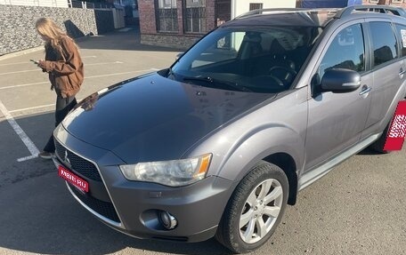 Mitsubishi Outlander III рестайлинг 3, 2010 год, 899 000 рублей, 8 фотография