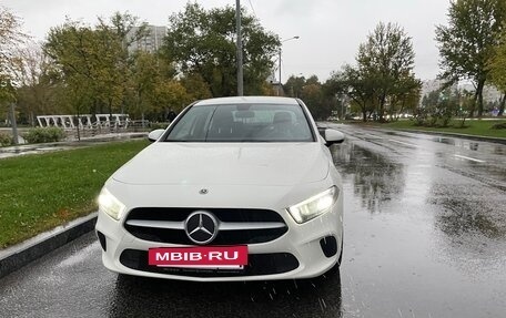 Mercedes-Benz A-Класс, 2019 год, 3 000 000 рублей, 3 фотография