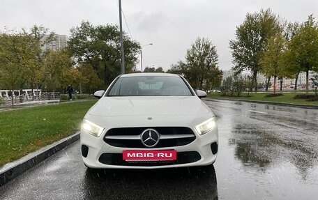 Mercedes-Benz A-Класс, 2019 год, 3 000 000 рублей, 4 фотография
