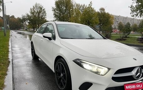 Mercedes-Benz A-Класс, 2019 год, 3 000 000 рублей, 6 фотография