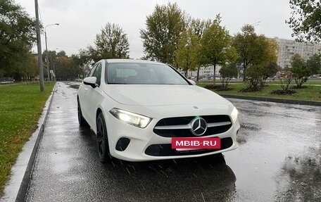 Mercedes-Benz A-Класс, 2019 год, 3 000 000 рублей, 5 фотография