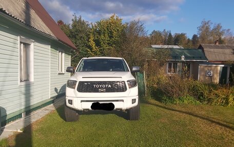 Toyota Tundra II, 2013 год, 5 900 000 рублей, 1 фотография