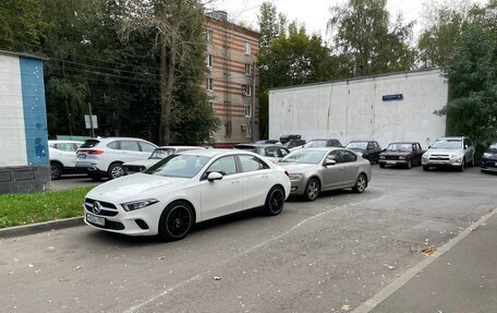 Mercedes-Benz A-Класс, 2019 год, 3 000 000 рублей, 18 фотография