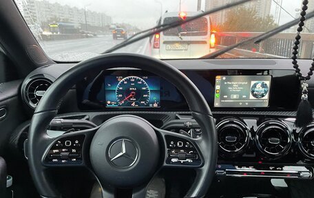 Mercedes-Benz A-Класс, 2019 год, 3 000 000 рублей, 16 фотография