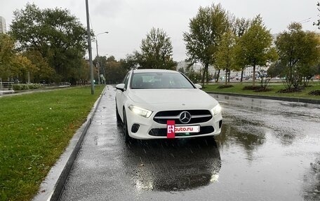 Mercedes-Benz A-Класс, 2019 год, 3 000 000 рублей, 14 фотография
