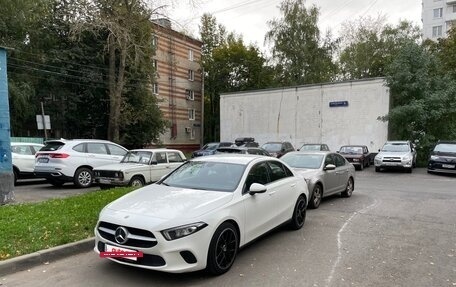 Mercedes-Benz A-Класс, 2019 год, 3 000 000 рублей, 17 фотография