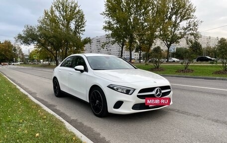 Mercedes-Benz A-Класс, 2019 год, 3 000 000 рублей, 19 фотография