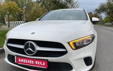 Mercedes-Benz A-Класс, 2019 год, 3 000 000 рублей, 32 фотография