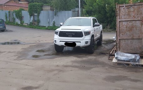 Toyota Tundra II, 2013 год, 5 900 000 рублей, 2 фотография