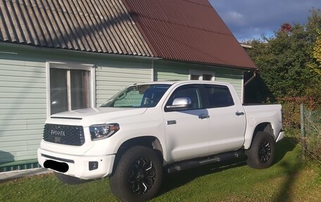 Toyota Tundra II, 2013 год, 5 900 000 рублей, 3 фотография