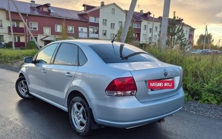 Volkswagen Polo VI (EU Market), 2011 год, 690 000 рублей, 2 фотография
