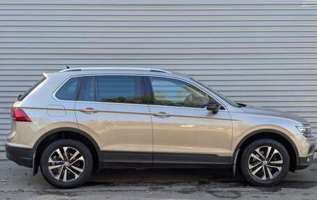 Volkswagen Tiguan II, 2019 год, 2 350 000 рублей, 4 фотография