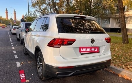 Volkswagen Tiguan II, 2021 год, 2 490 000 рублей, 3 фотография