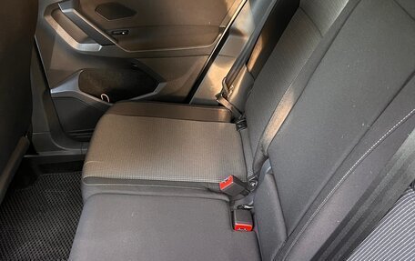 Volkswagen Tiguan II, 2021 год, 2 490 000 рублей, 17 фотография