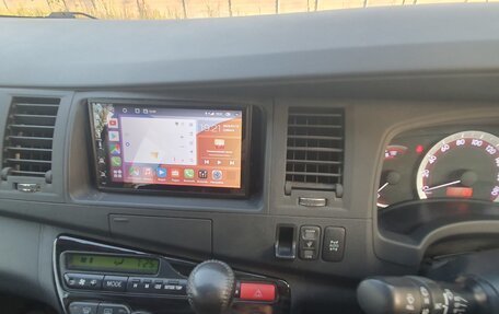 Toyota ISis I, 2011 год, 1 350 000 рублей, 17 фотография