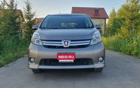 Toyota ISis I, 2011 год, 1 350 000 рублей, 4 фотография