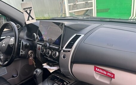 Mitsubishi Pajero Sport II рестайлинг, 2013 год, 1 890 000 рублей, 8 фотография