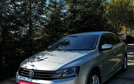 Volkswagen Jetta VI, 2014 год, 1 060 000 рублей, 2 фотография