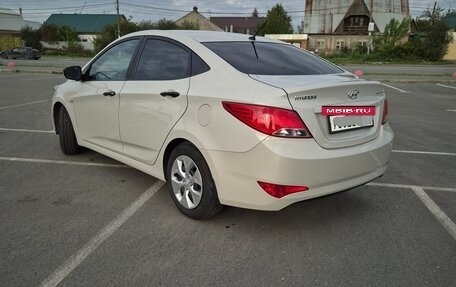 Hyundai Solaris II рестайлинг, 2015 год, 1 040 000 рублей, 4 фотография