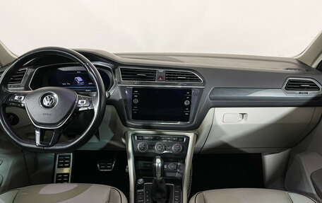 Volkswagen Tiguan II, 2018 год, 2 547 000 рублей, 12 фотография