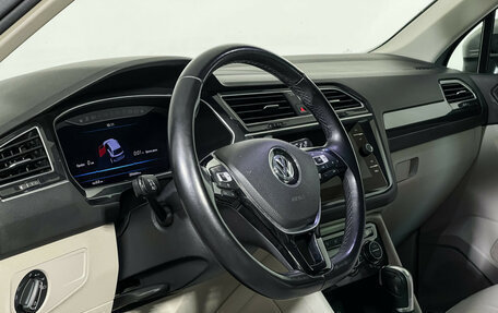 Volkswagen Tiguan II, 2018 год, 2 547 000 рублей, 13 фотография