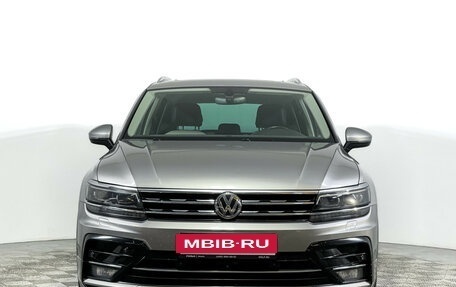 Volkswagen Tiguan II, 2018 год, 2 547 000 рублей, 2 фотография