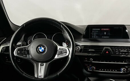 BMW 5 серия, 2019 год, 3 847 000 рублей, 15 фотография