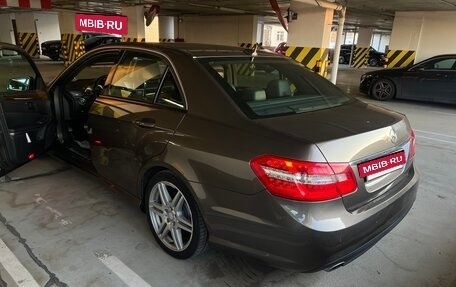 Mercedes-Benz E-Класс, 2011 год, 1 390 000 рублей, 6 фотография