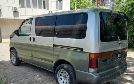Mazda Bongo Friendee i рестайлинг, 2001 год, 550 000 рублей, 4 фотография