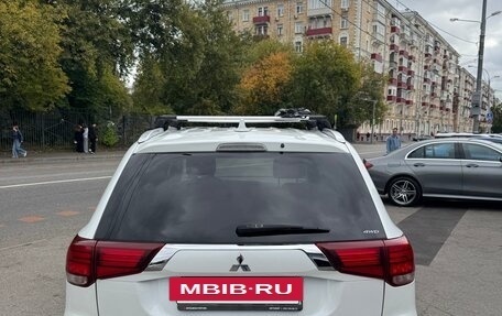 Mitsubishi Outlander III рестайлинг 3, 2019 год, 1 899 000 рублей, 5 фотография