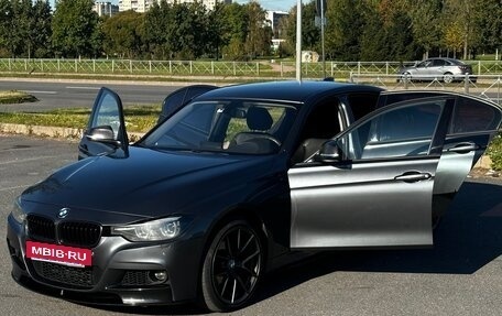BMW 3 серия, 2017 год, 2 600 000 рублей, 5 фотография