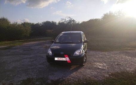 Toyota Yaris I рестайлинг, 2000 год, 320 000 рублей, 2 фотография
