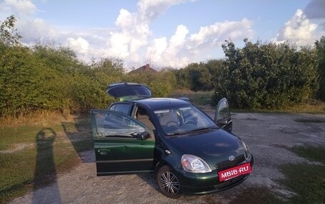 Toyota Yaris I рестайлинг, 2000 год, 320 000 рублей, 12 фотография