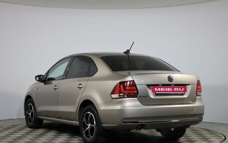 Volkswagen Polo VI (EU Market), 2017 год, 799 000 рублей, 2 фотография