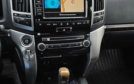 Toyota Land Cruiser 200, 2012 год, 3 150 000 рублей, 9 фотография