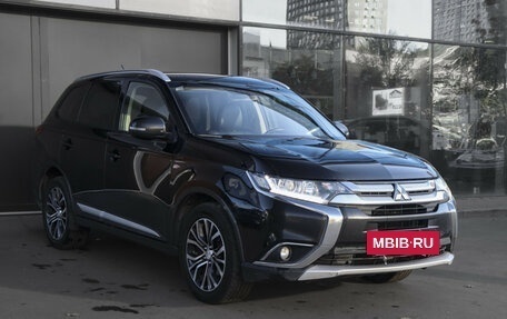 Mitsubishi Outlander III рестайлинг 3, 2015 год, 1 825 000 рублей, 3 фотография