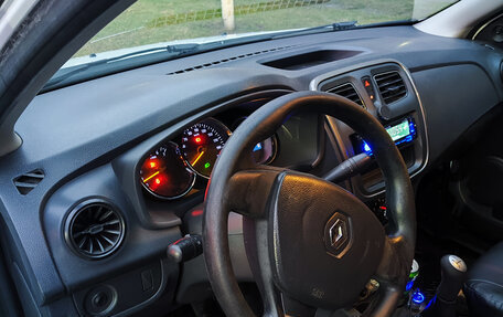 Renault Logan II, 2015 год, 399 999 рублей, 8 фотография