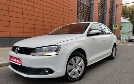 Volkswagen Jetta VI, 2012 год, 890 000 рублей, 1 фотография
