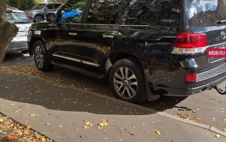 Toyota Land Cruiser 200, 2017 год, 6 800 000 рублей, 6 фотография