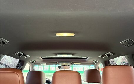 Toyota Land Cruiser 200, 2017 год, 6 800 000 рублей, 17 фотография