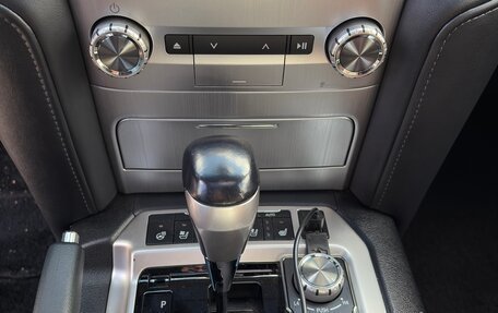 Toyota Land Cruiser 200, 2017 год, 6 800 000 рублей, 12 фотография