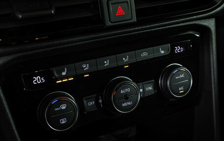 Volkswagen Taos, 2021 год, 2 499 000 рублей, 21 фотография