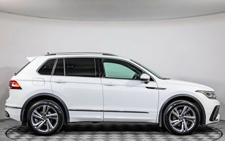 Volkswagen Tiguan II, 2021 год, 3 990 000 рублей, 4 фотография
