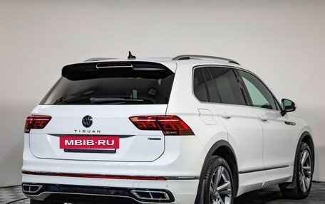 Volkswagen Tiguan II, 2021 год, 3 990 000 рублей, 5 фотография