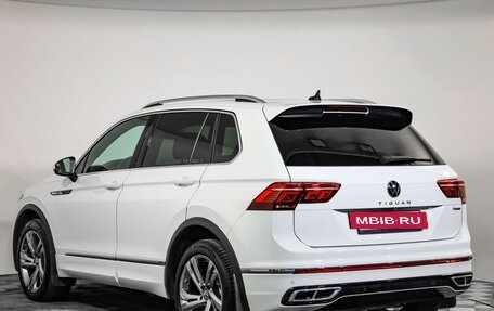 Volkswagen Tiguan II, 2021 год, 3 990 000 рублей, 7 фотография